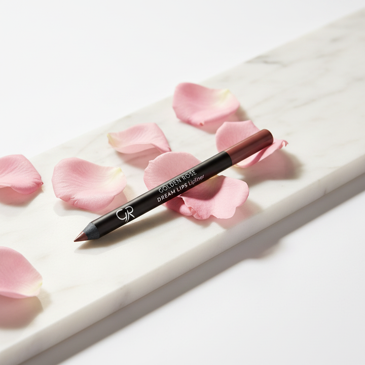 Indoor studio shot - Golden Rose Dream Lips Lipliner No 518