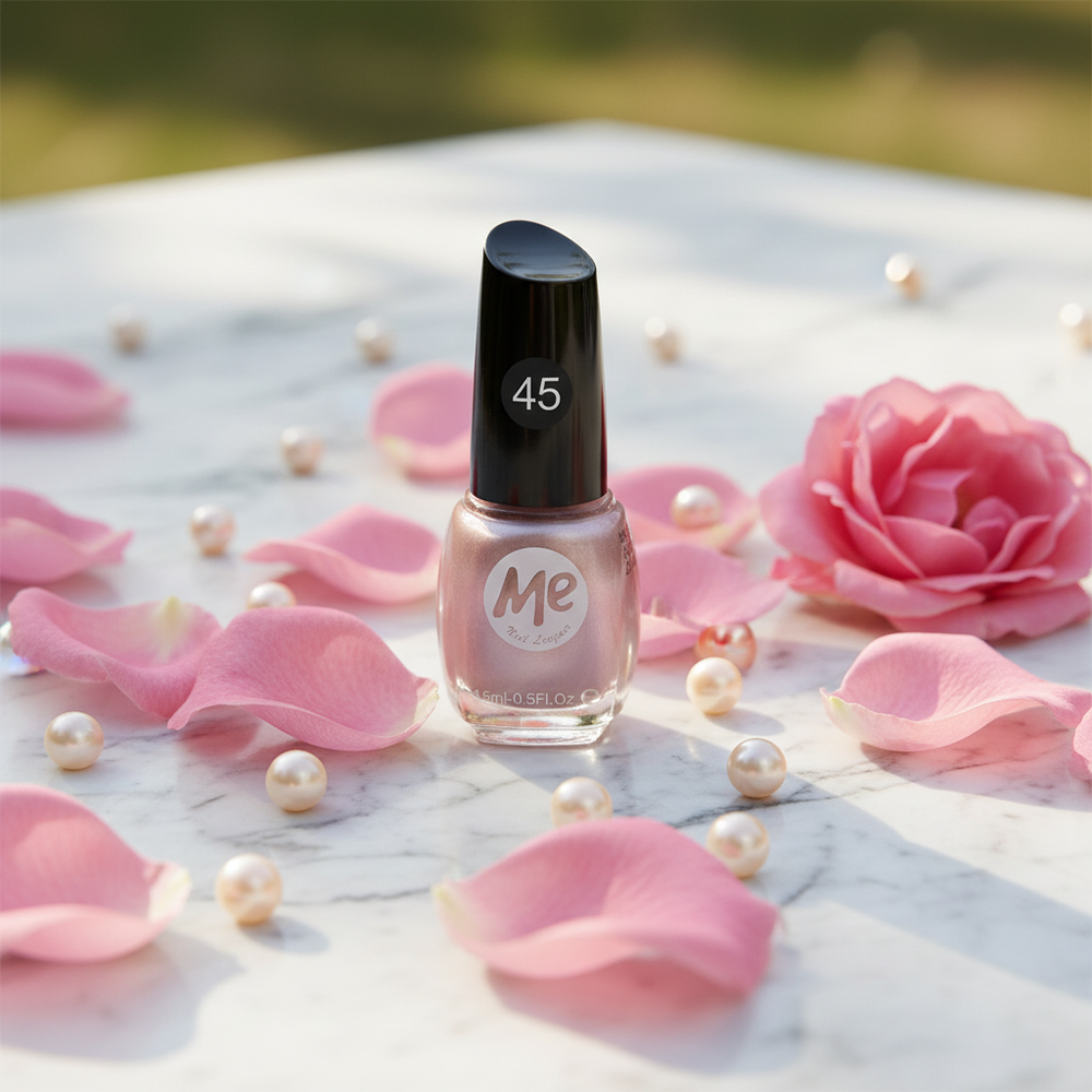 Me Nail Lacquer No.45 - Outdoor Shot