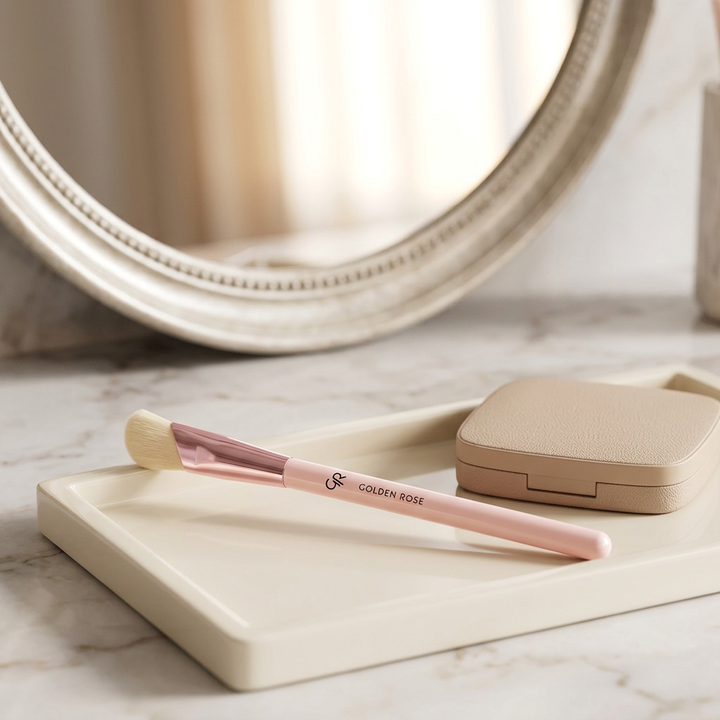 Golden Rose angled brush vanity | فرشة جولدن روز المائلة على التسريحة